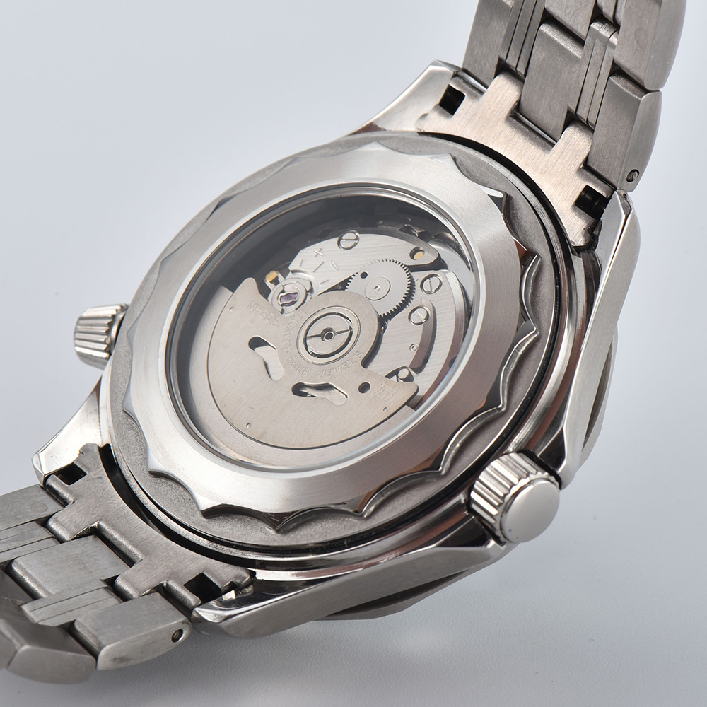 Мужские часы с люминесцентным  – обзор и цена Stainless Bracelet Diver